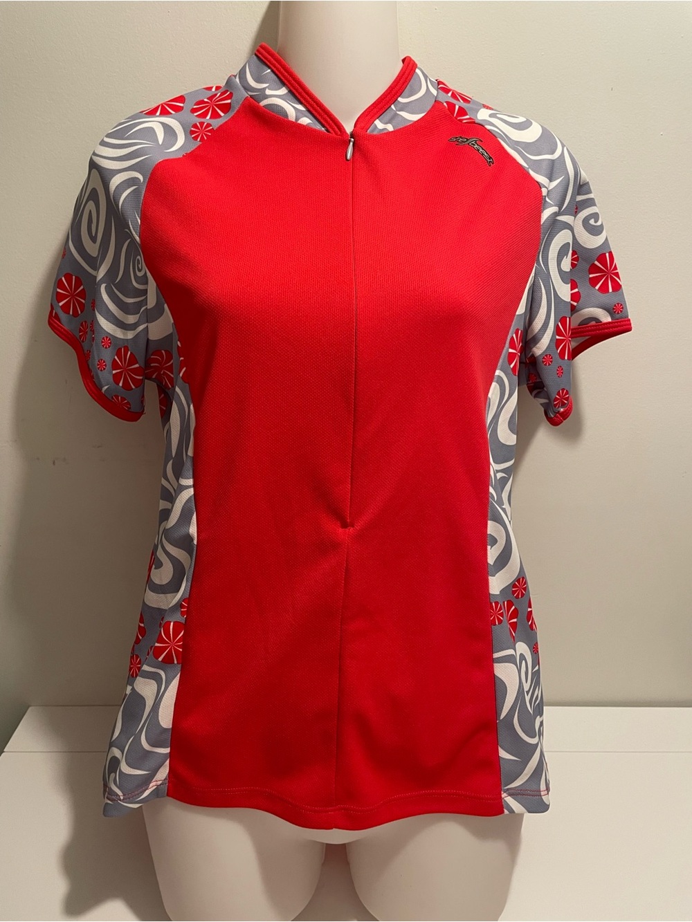 Shebeest Brand Women's size Medium Pink and Gray Cycling Jersey Candy Swirls